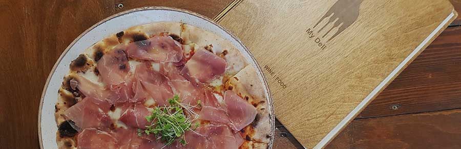 Pizza Margherita Napoletana